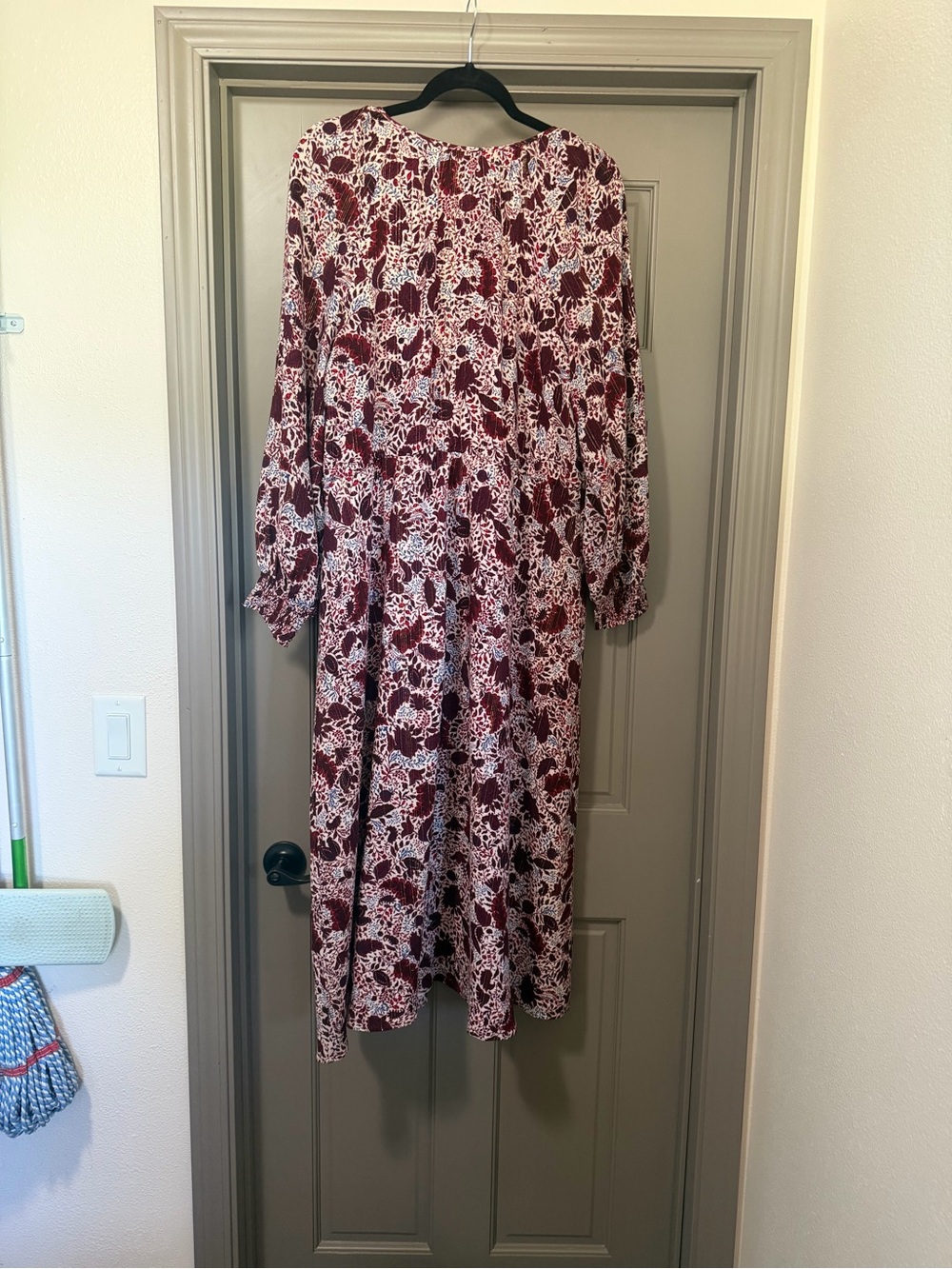 Ann Taylor Burgundy and Gold Floral V-Neck Maxi Dress Size L - Picture 5 of 6